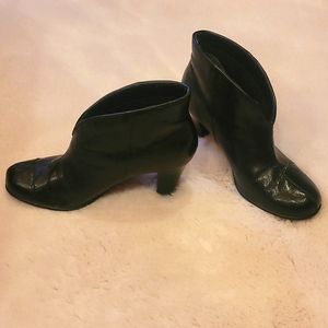 Sz 6.5 m Blk Booties